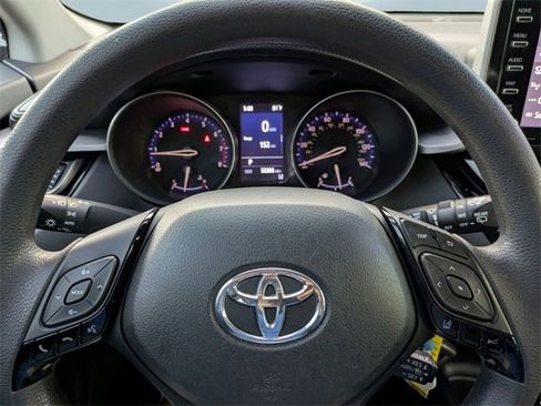 Used 2021 Toyota C-HR LE image 27