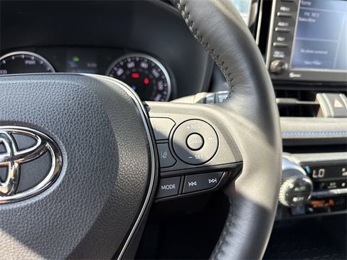 Used 2022 Toyota RAV4 SE image 16