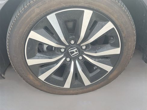 Used 2024 Honda Civic EX image 30