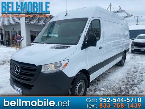 Used 2023 Mercedes-Benz Sprinter 2500 image 1