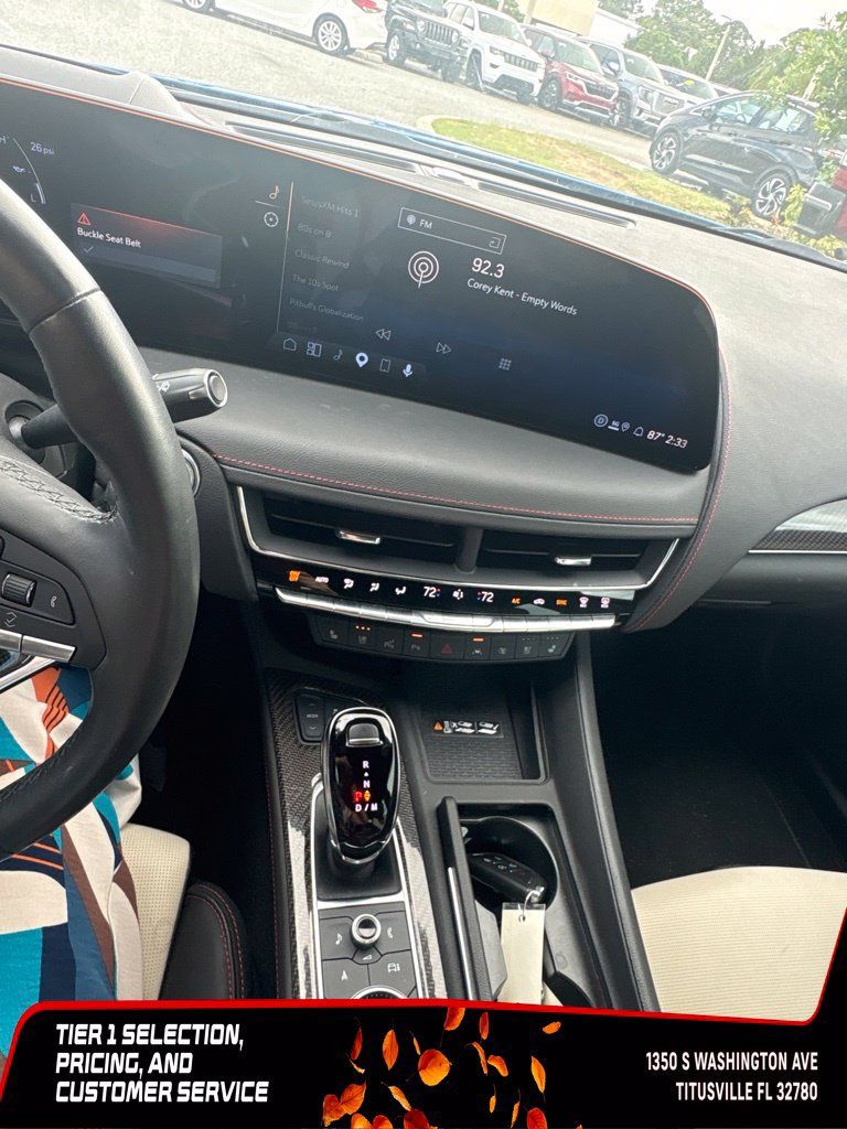 Used 2025 Cadillac CT5 V w/ Technology Package RWD image 13