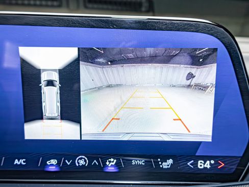 Used 2025 Chevrolet Suburban RST w/ Comfort Package image 17