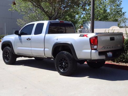 Used 2020 Toyota Tacoma SR w/ SX Package image 5