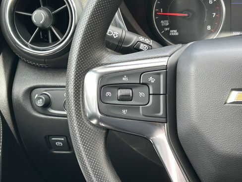 Used 2025 Chevrolet Blazer LT FWD image 19