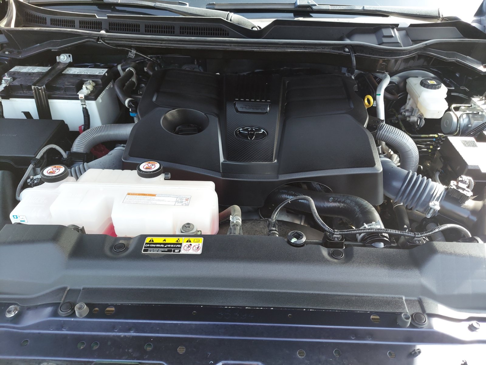 Used 2024 Toyota Tundra Limited AWD/4WD image 30