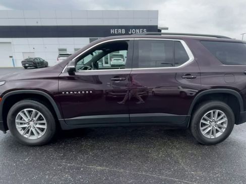 Used 2023 Chevrolet Traverse LT image 4