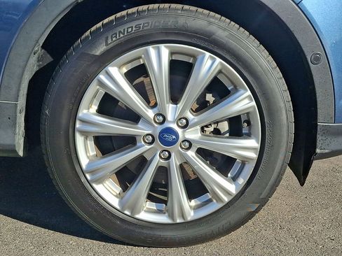 Used 2018 Ford Escape Titanium w/ Ford Safe & Smart Package image 27