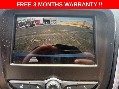 Used 2019 Chevrolet Equinox LT FWD image 18