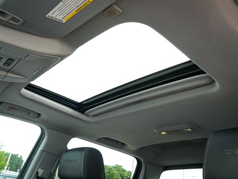 Used 2019 GMC Sierra 2500 Denali w/ Duramax Plus Package AWD/4WD image 30