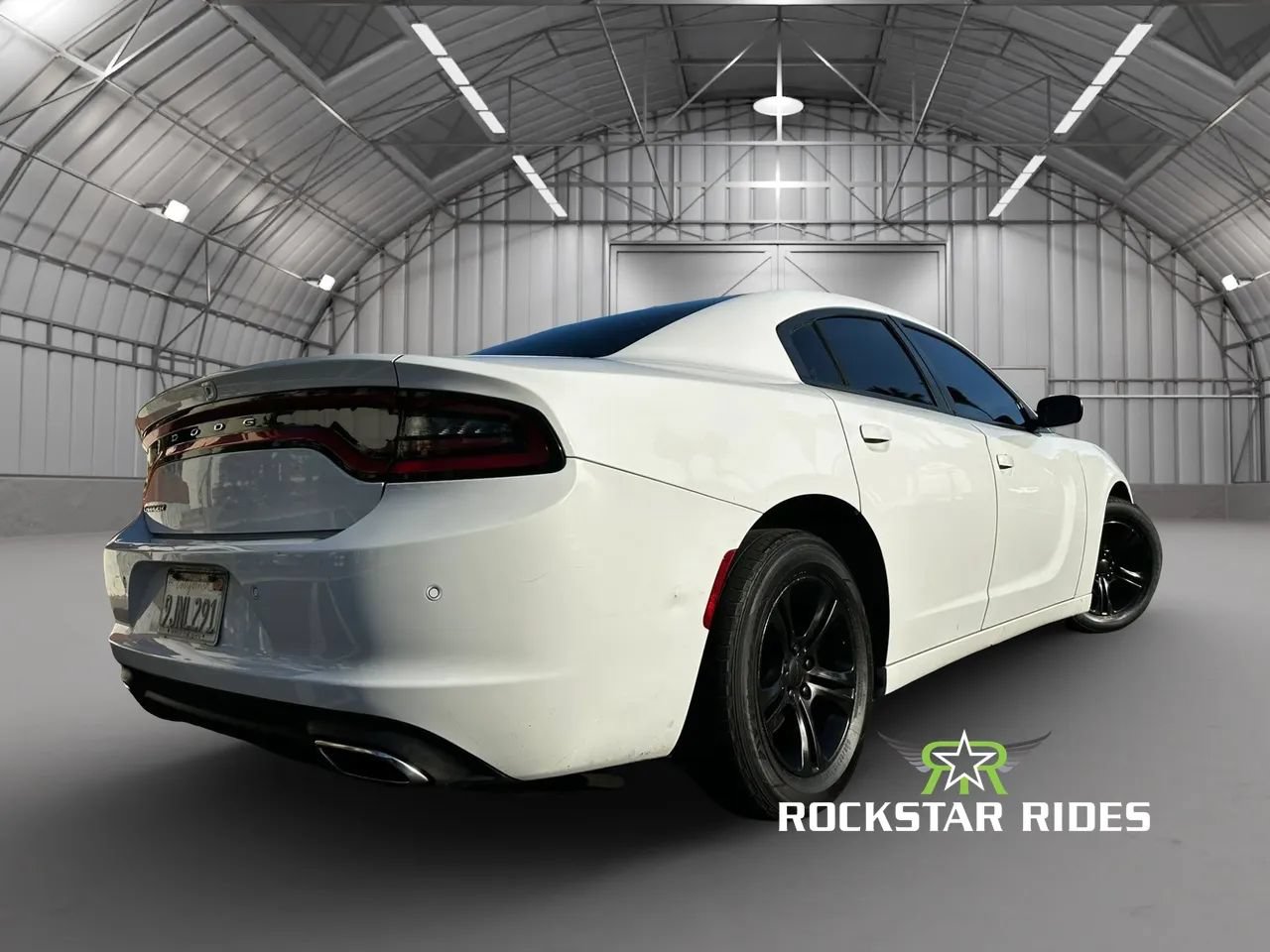 Used 2020 Dodge Charger SXT RWD image 2