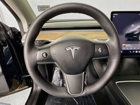 Used 2023 Tesla Model Y Performance AWD/4WD image 10