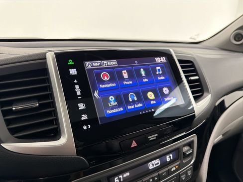 Used 2016 Honda Pilot Touring image 24