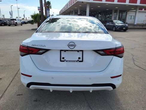 Used 2025 Nissan Sentra S image 18