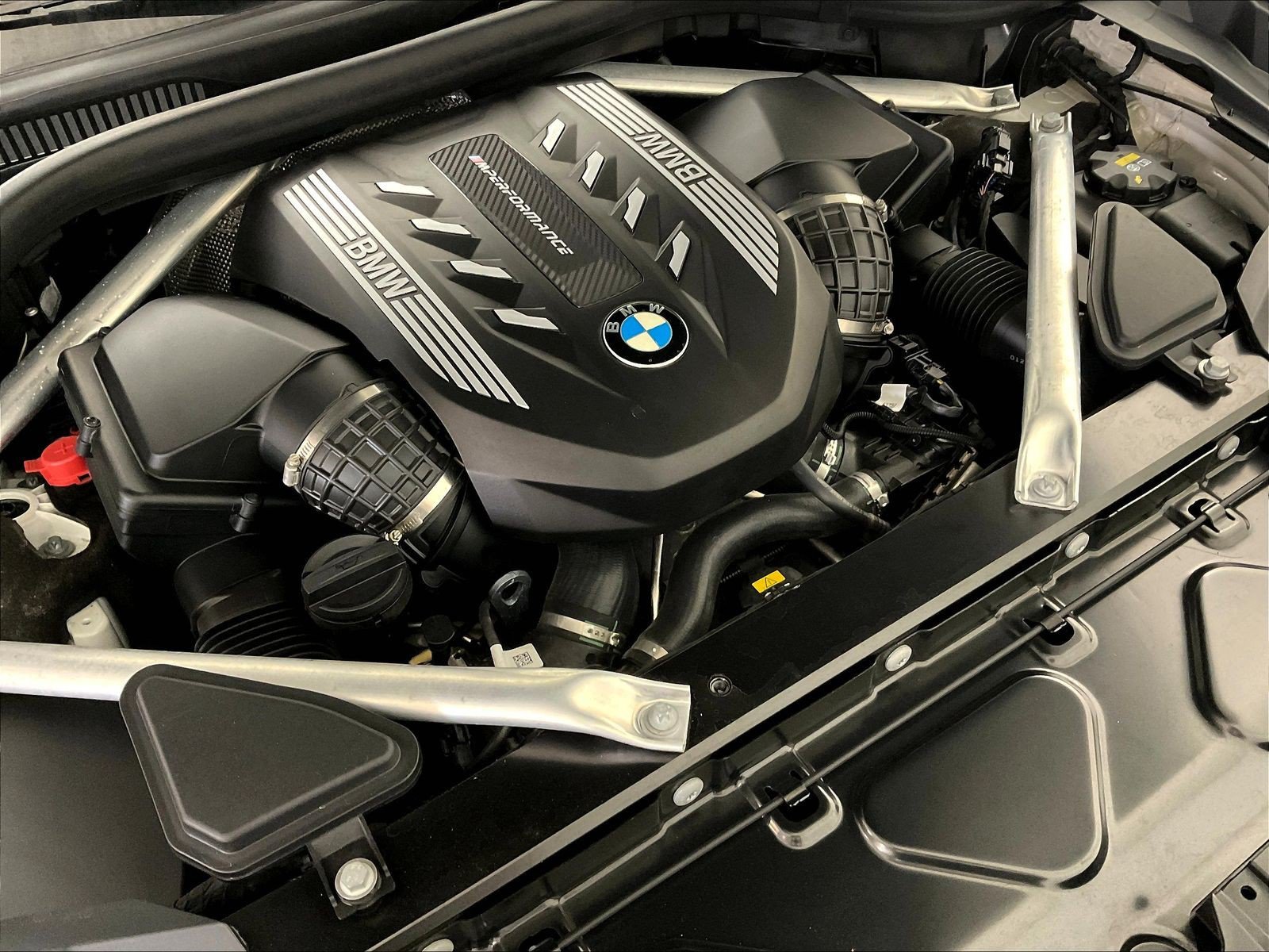 Used 2022 BMW X7 M50i AWD/4WD image 32