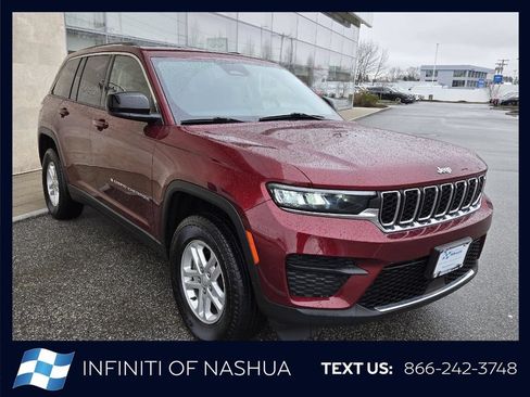 Used 2023 Jeep Grand Cherokee Laredo AWD/4WD image 13