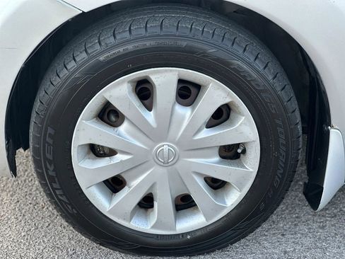 Used 2015 Nissan Versa Note SV image 24