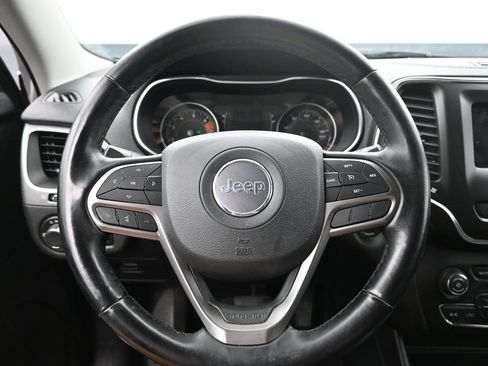 Used 2020 Jeep Cherokee Latitude w/ Cold Weather Group FWD image 13