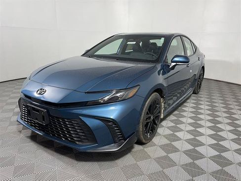 New 2026 Toyota Camry SE FWD image 3