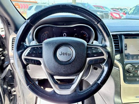 Used 2014 Jeep Grand Cherokee Limited w/ Trailer Tow Group IV AWD/4WD image 17