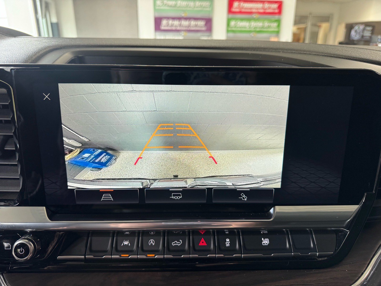 Used 2025 GMC Sierra 1500 SLT w/ SLT Convenience Package AWD/4WD image 25