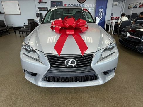 Used 2015 Lexus IS 250 w/ Premium Package RWD image 9