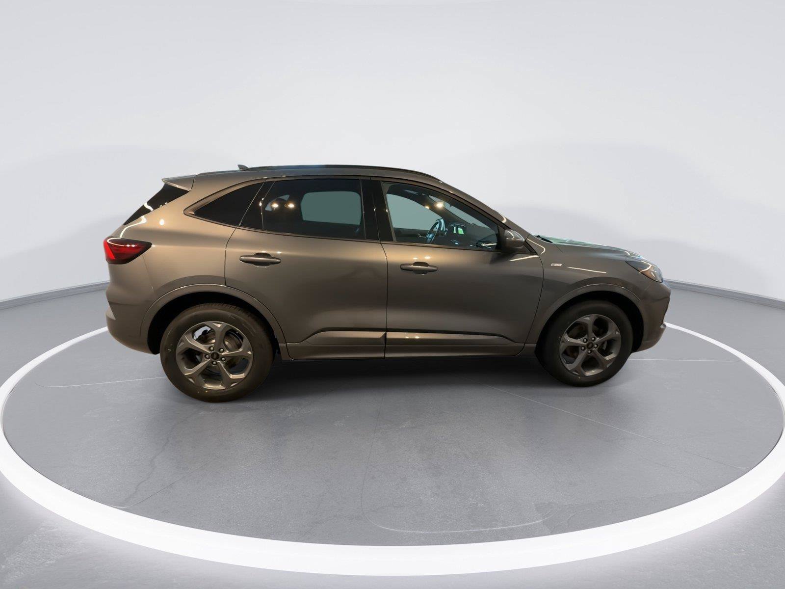 Used 2023 Ford Escape ST-Line Select w/ Tech Pack #2 AWD/4WD image 9