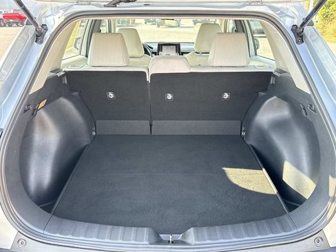 Used 2022 Toyota Corolla Cross L image 19