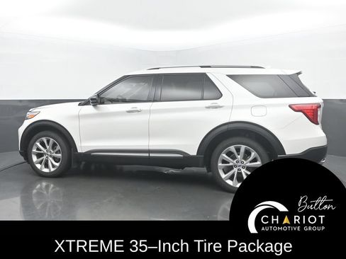 Used 2023 Ford Explorer Platinum w/ Technology Package AWD/4WD image 3