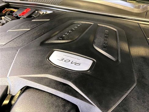 Certified 2023 Porsche Cayenne AWD/4WD image 33