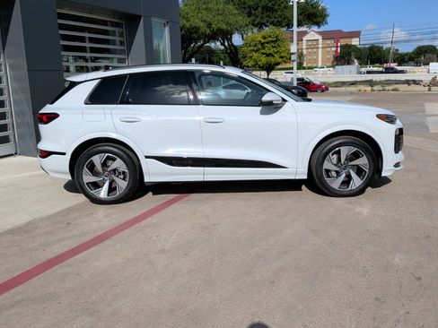 Certified 2025 Audi Q6 e-tron Premium Plus w/ Premium Plus AWD/4WD image 11