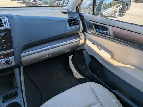 Used 2017 Subaru Outback 2.5i Limited image 16