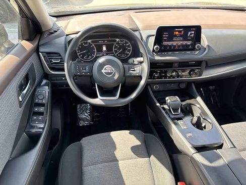 Used 2023 Nissan Rogue SV FWD image 8