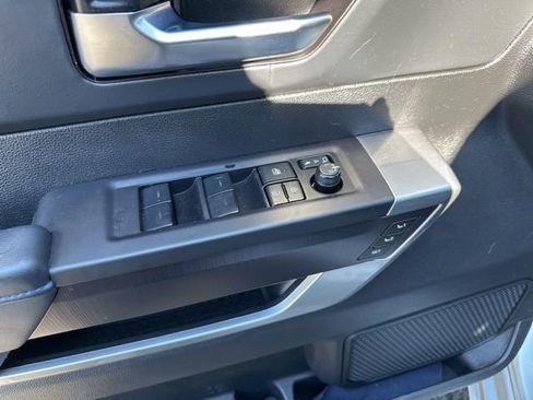 Used 2023 Toyota Sequoia Platinum image 19