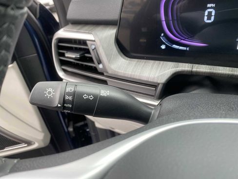 Used 2025 Kia Telluride EX w/ EX Captain's Chair Package FWD image 21