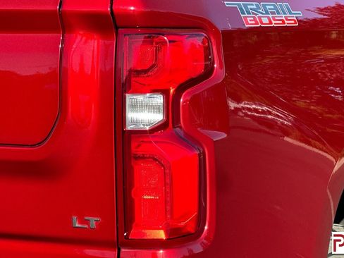 Used 2023 Chevrolet Silverado 1500 LT Trail Boss w/ LT Trail Boss Premium Package AWD/4WD image 34