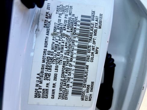Used 2011 Mitsubishi Endeavor LS AWD/4WD image 27