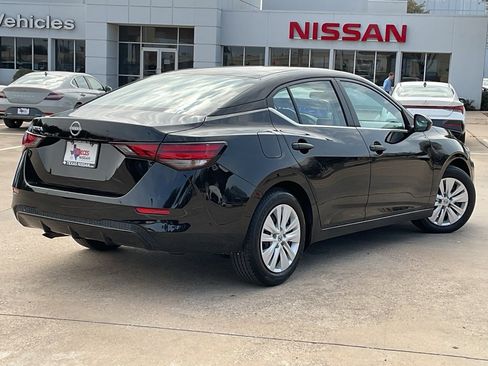 Used 2025 Nissan Sentra S image 5