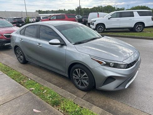 Used 2024 Kia Forte LXS FWD image 2