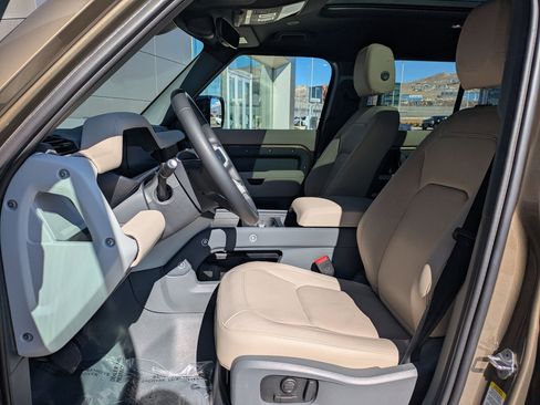 Certified 2023 Land Rover Defender 110 SE image 23