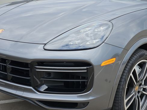 Certified 2023 Porsche Cayenne Turbo AWD/4WD image 12