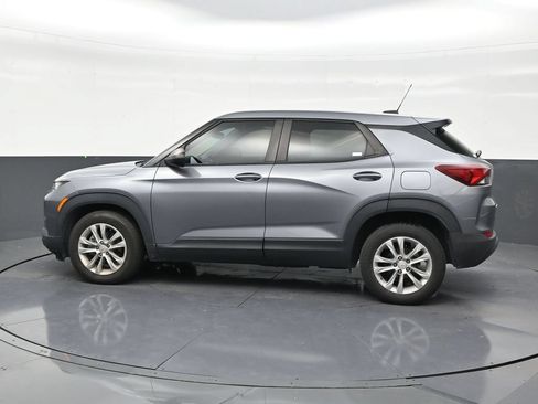 Used 2021 Chevrolet TrailBlazer LS FWD image 2