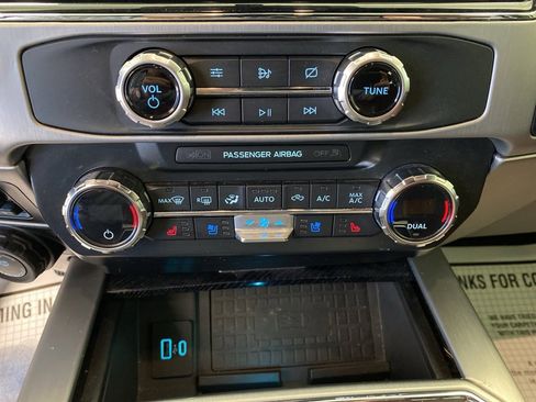 Used 2022 Ford F350 Platinum w/ Tremor Off-Road Package image 19