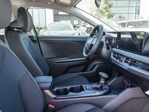 New 2026 Kia K4 LX image 19