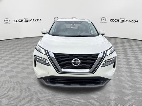 Used 2021 Nissan Rogue SL w/ Premium Package image 2