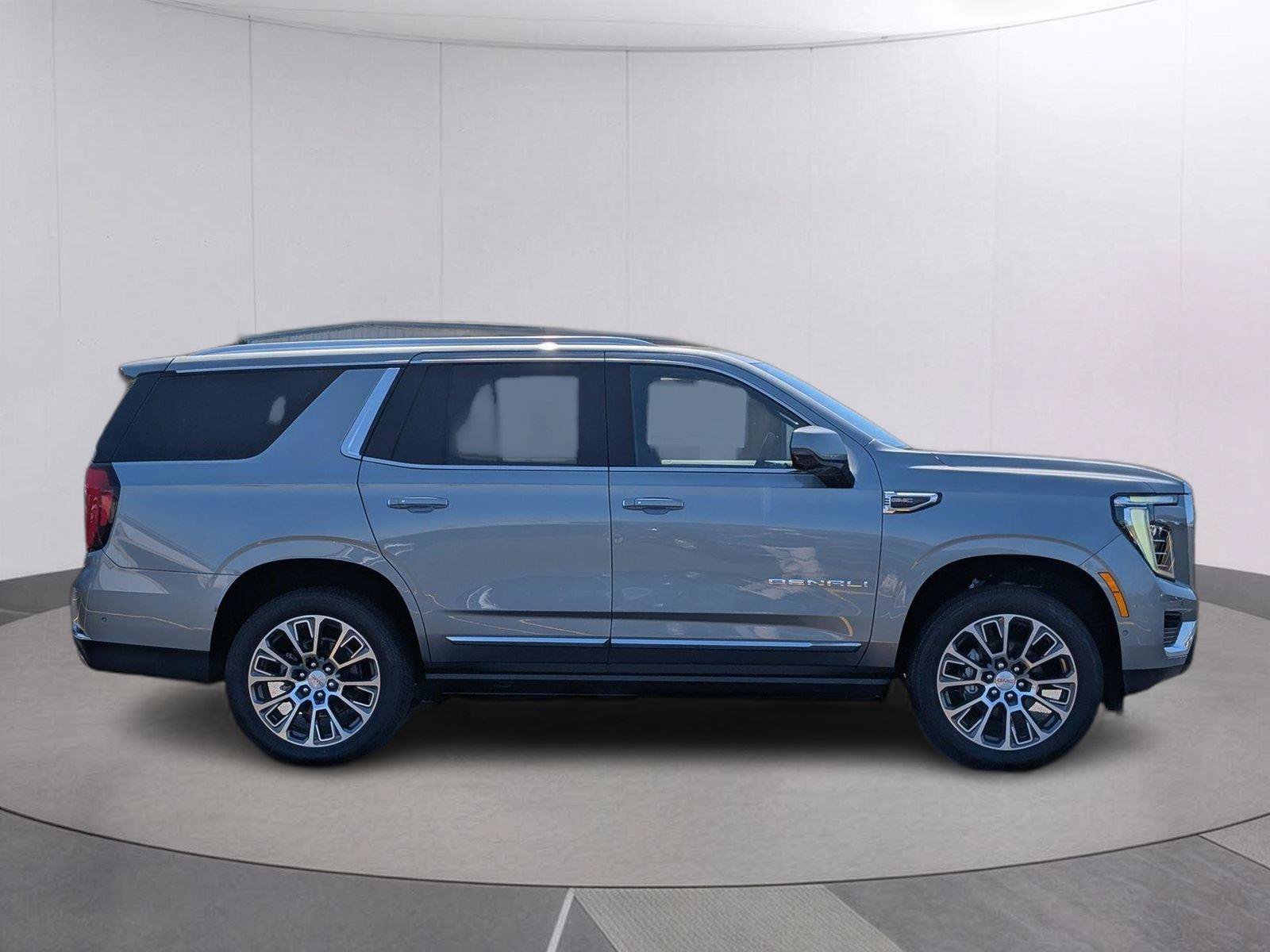 New 2026 GMC Yukon Denali w/ Denali Reserve Package AWD/4WD image 6