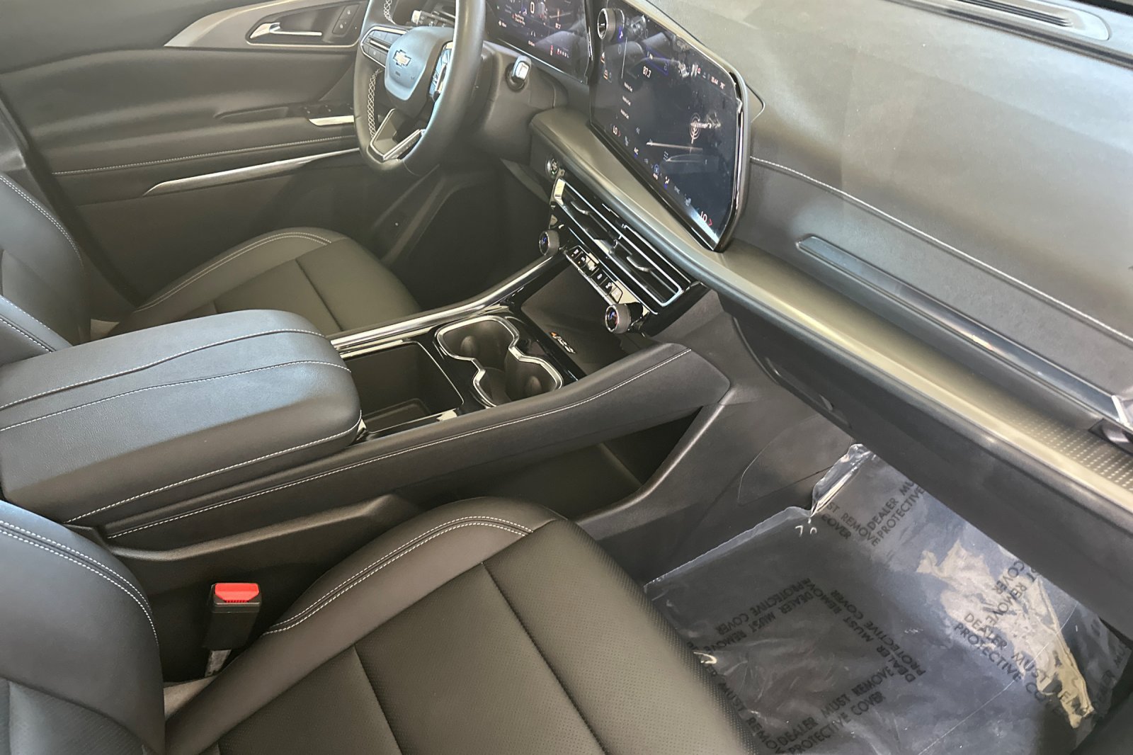Used 2026 Chevrolet Traverse LT w/ Sun and Wheel Package FWD image 18