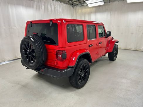 Used 2025 Jeep Wrangler Unlimited Sahara w/ Safety Group AWD/4WD image 5
