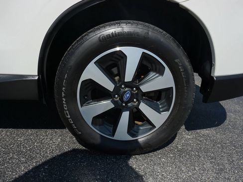 Used 2017 Subaru Forester 2.5i Premium AWD/4WD image 36