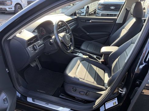 Used 2020 Volkswagen Passat 2.0T R-Line FWD image 11