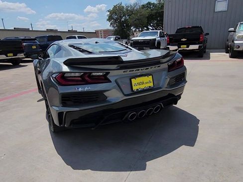 Used 2024 Chevrolet Corvette Z06 RWD image 7